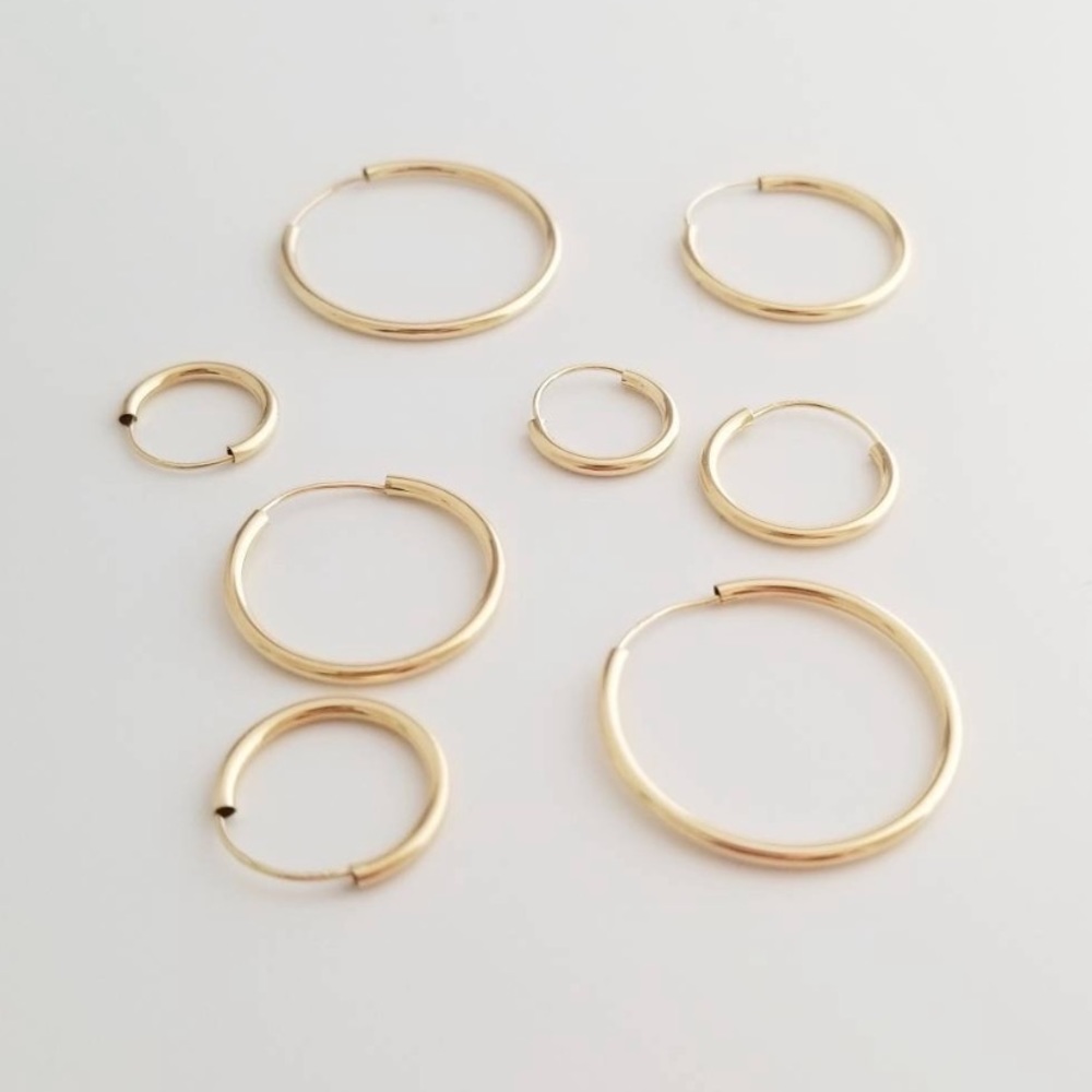 14K Yellow Gold 20/24mm Thin Endless Hoop Earrings_5